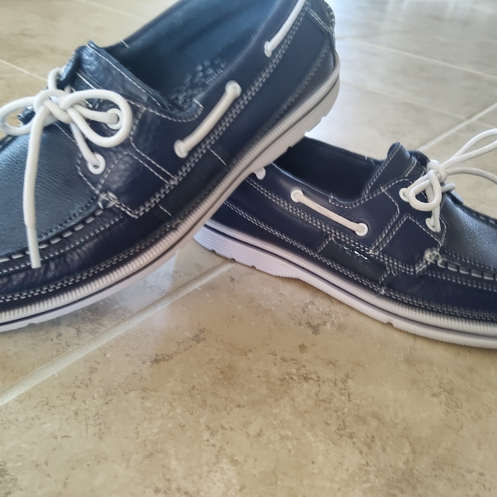 Men's loafer shoes